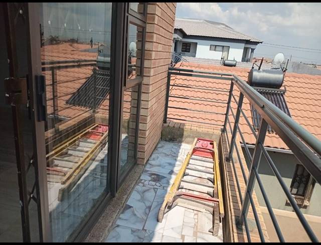 1 BEDROOM PROPERTY TO RENT IN PROTEA GLEN